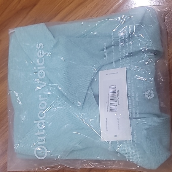 Outdoor Voices NWT Crop - Picture 3 of 4